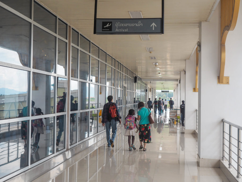 ルアンパバーン国際空港のバルコニー