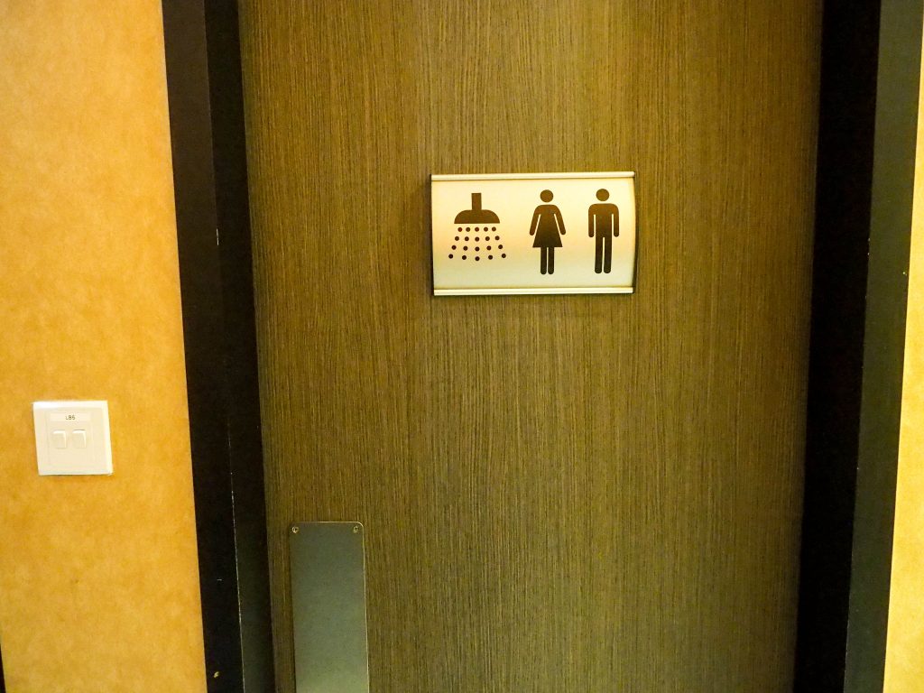 シャワールームの入口
