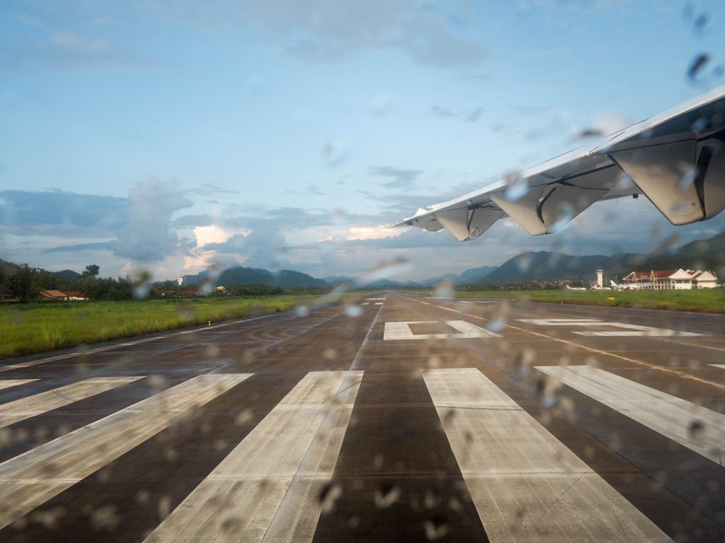ルアンパパーン空港の滑走路