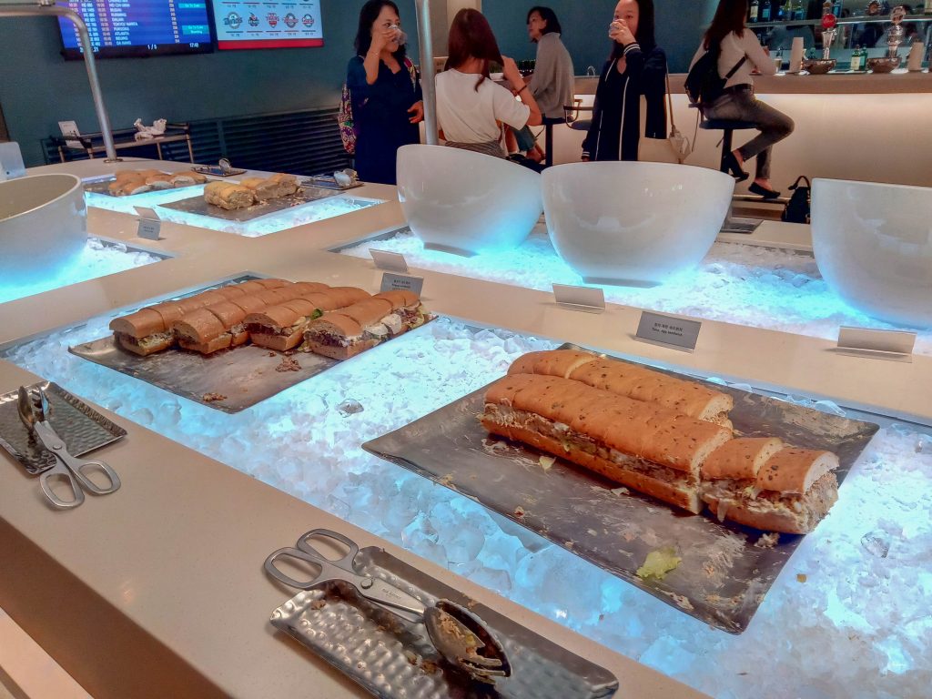 大韓航空ラウンジのサンドイッチ